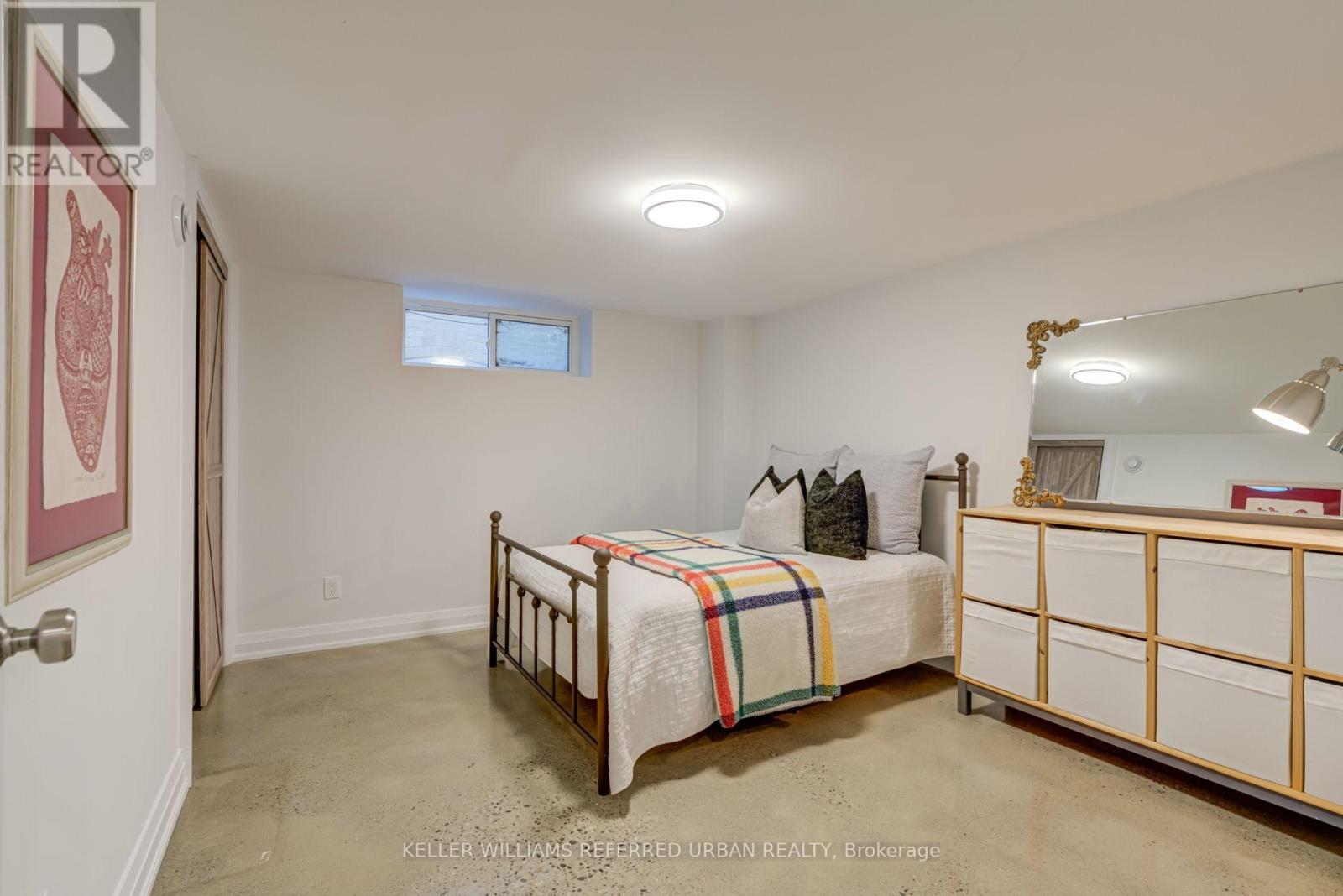 14 Meadowvale Drive, Toronto, Ontario  M8Y 2N8 - Photo 32 - W12510394