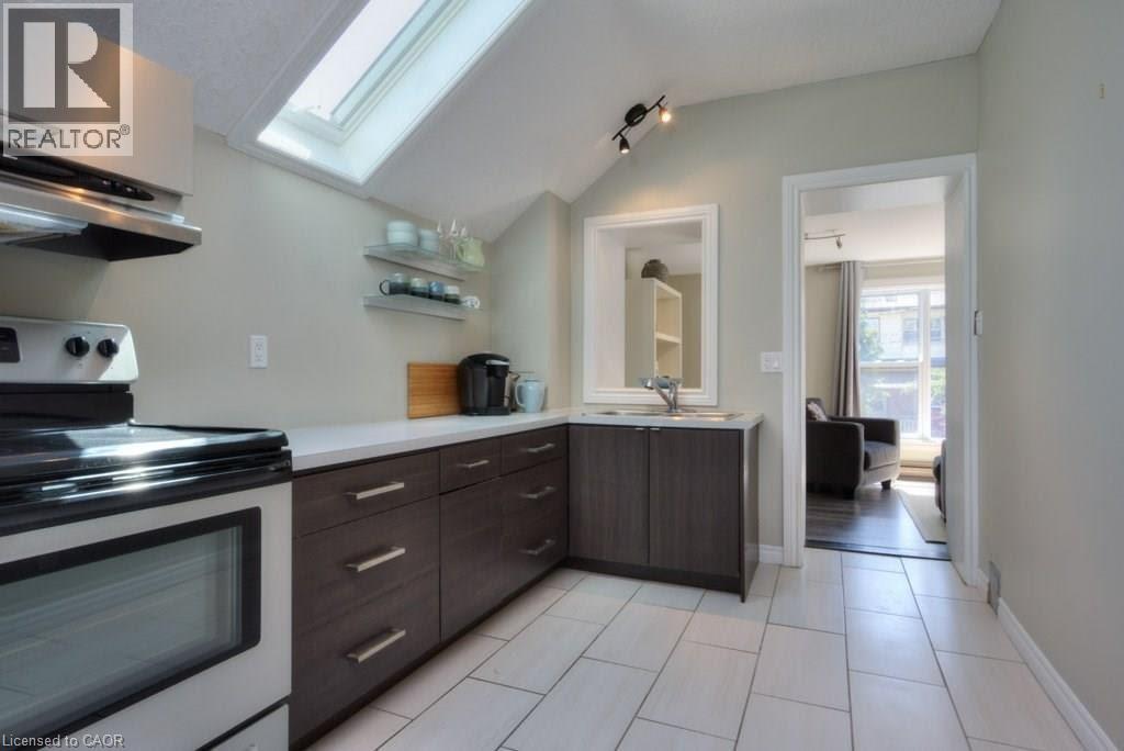 55 Chapel Street, Kitchener, Ontario  N2H 2S9 - Photo 8 - 40795972