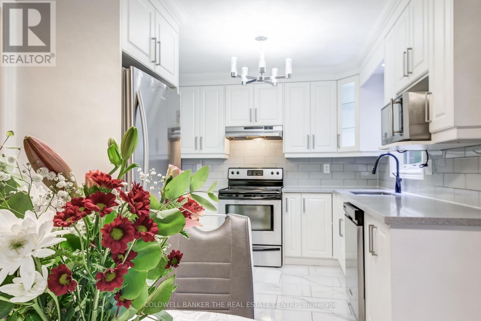 78 Stanwell Drive, Brampton, Ontario  L6Z 3Z2 - Photo 9 - W12527678