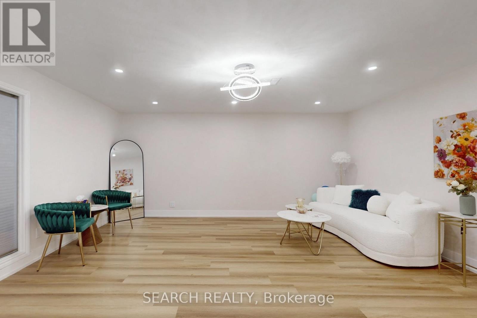 42 Village Centre, Mississauga, Ontario  L4Z 1V9 - Photo 5 - W12588440