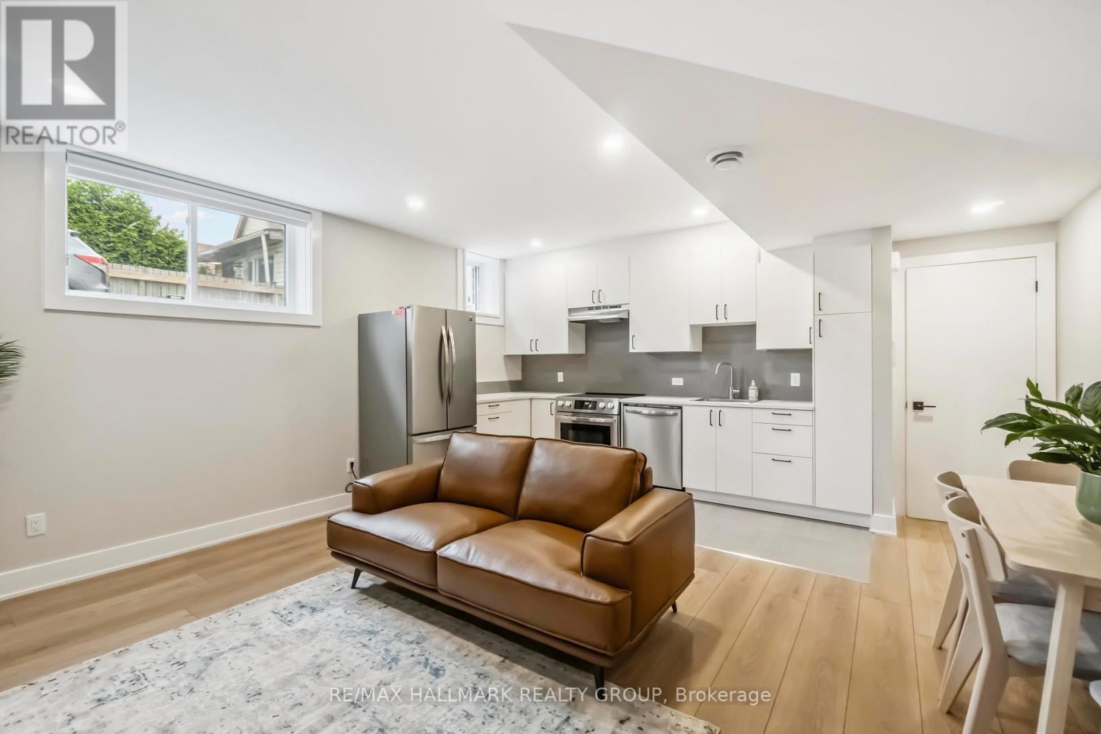 E - 72 Armstrong Street, Ottawa, Ontario  K1Y 2V7 - Photo 11 - X12470218