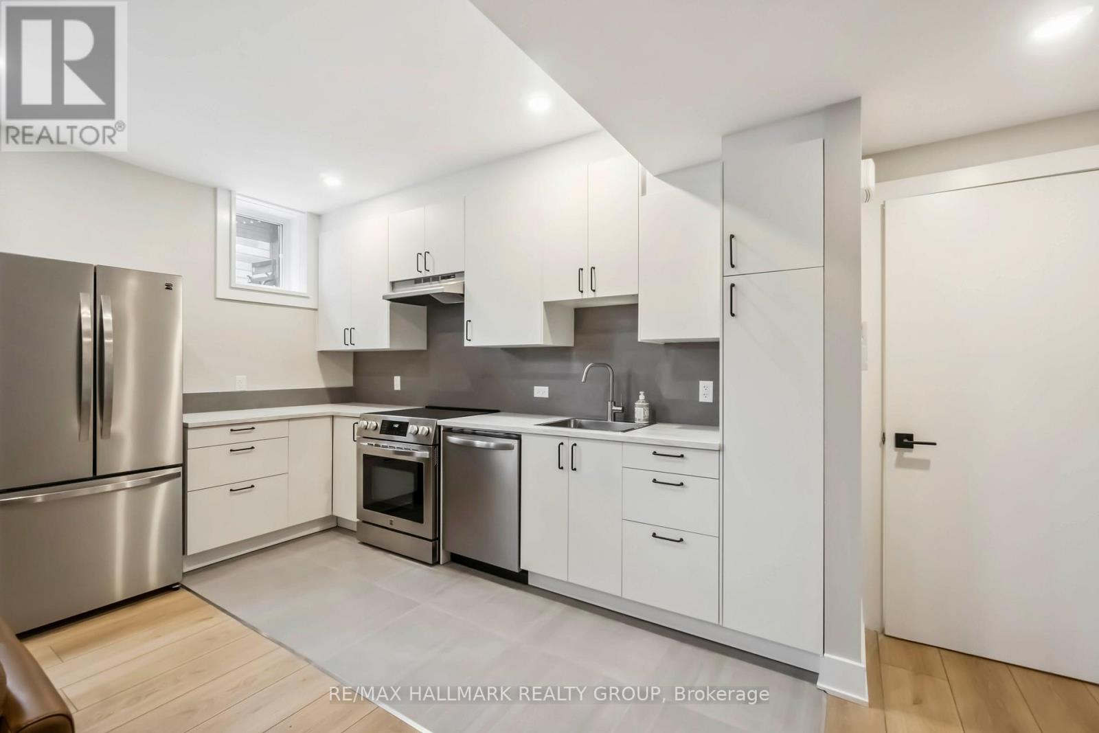 E - 72 Armstrong Street, Ottawa, Ontario  K1Y 2V7 - Photo 12 - X12470218