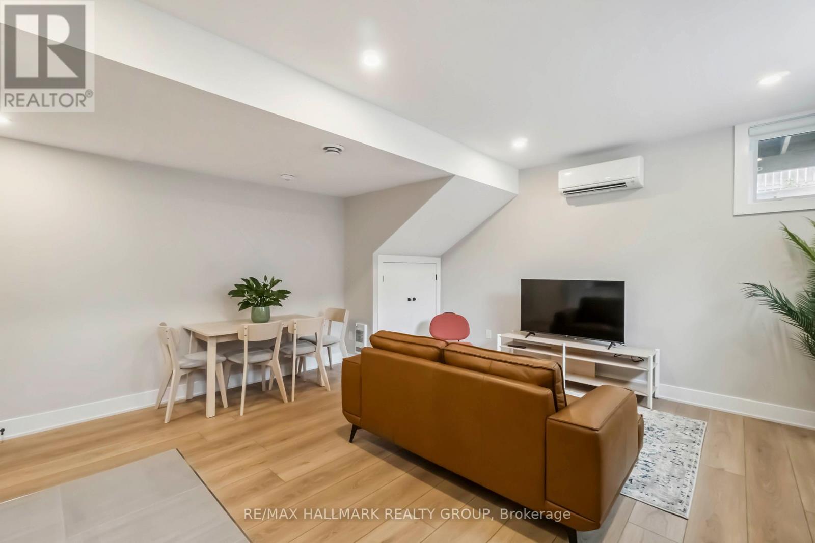 E - 72 Armstrong Street, Ottawa, Ontario  K1Y 2V7 - Photo 7 - X12470218