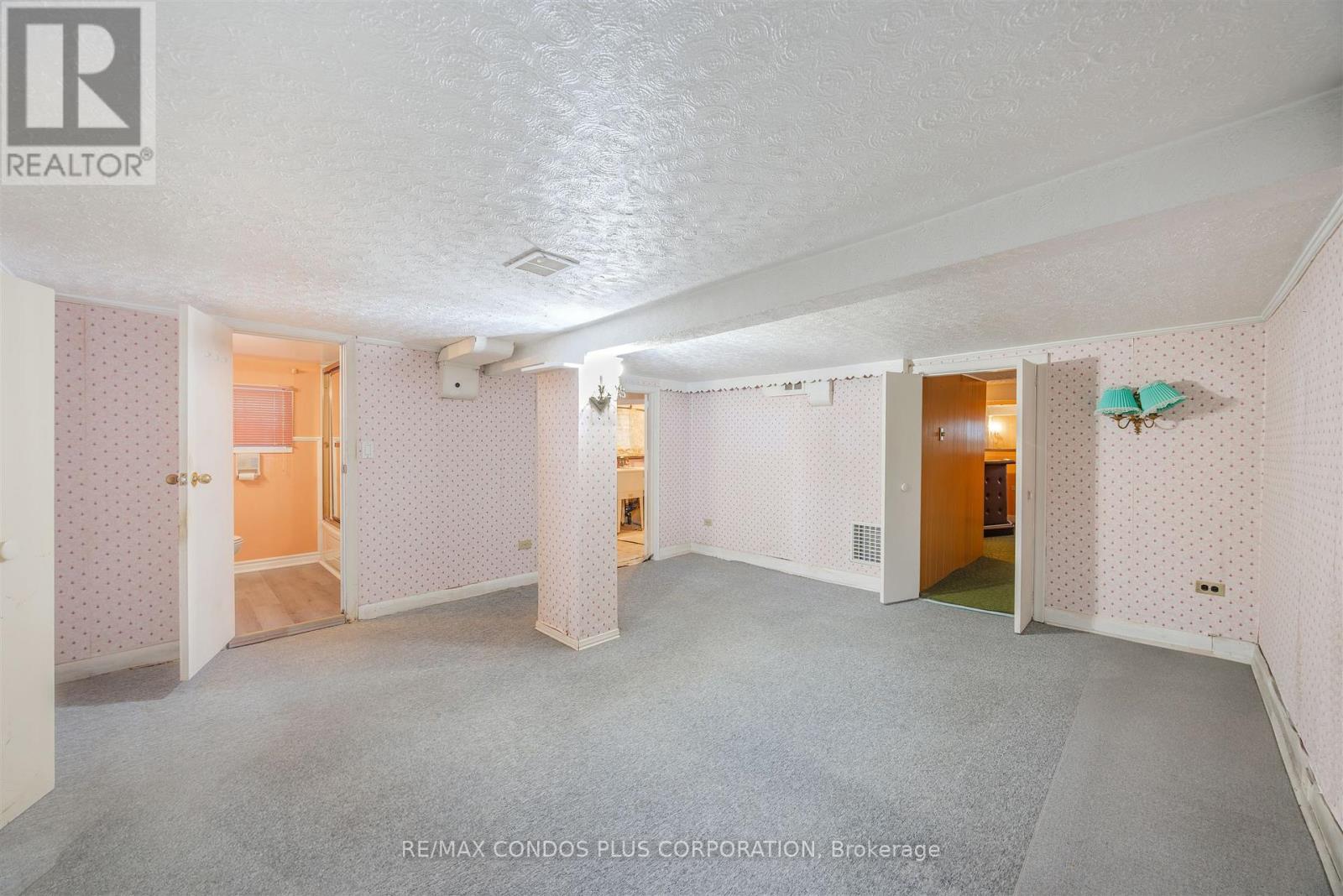 343 Blackthorn Avenue, Toronto, Ontario  M6M 3B8 - Photo 11 - W12661740