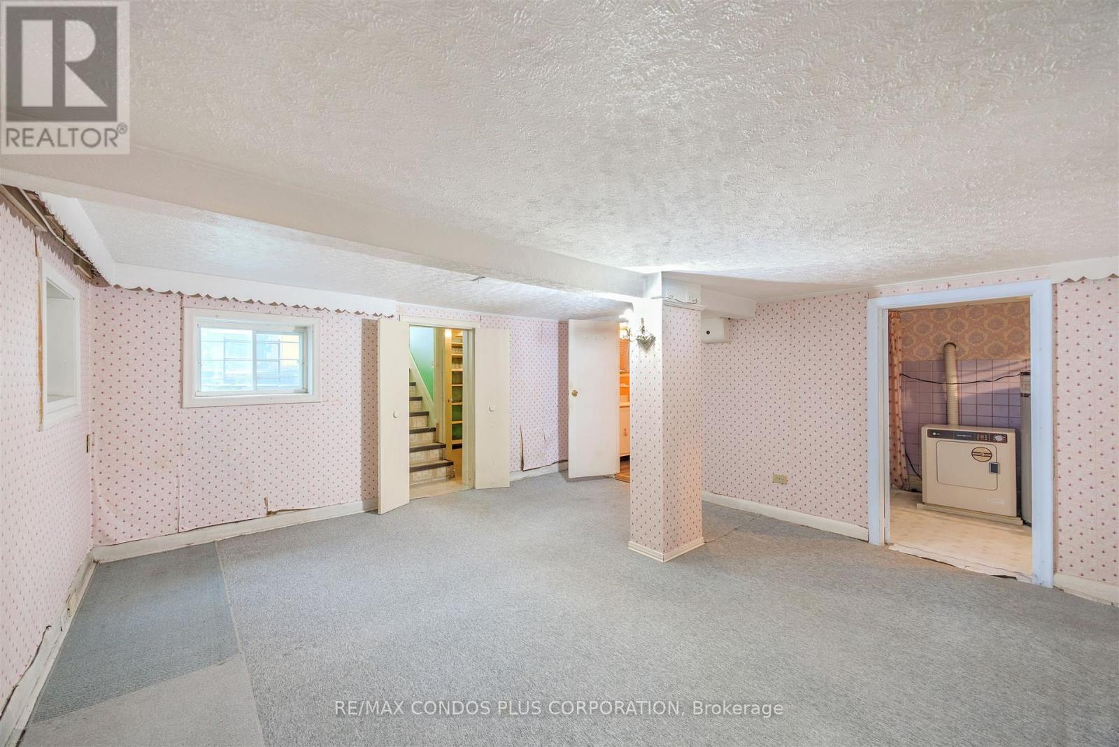 343 Blackthorn Avenue, Toronto, Ontario  M6M 3B8 - Photo 12 - W12661740