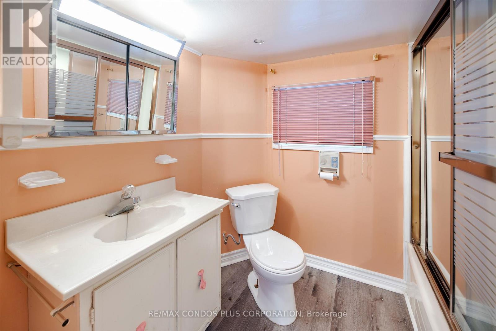 343 Blackthorn Avenue, Toronto, Ontario  M6M 3B8 - Photo 14 - W12661740