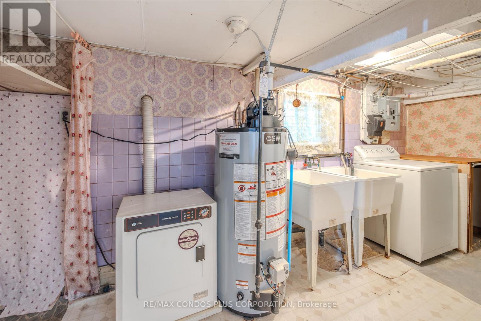 343 Blackthorn Avenue, Toronto, Ontario  M6M 3B8 - Photo 15 - W12661740