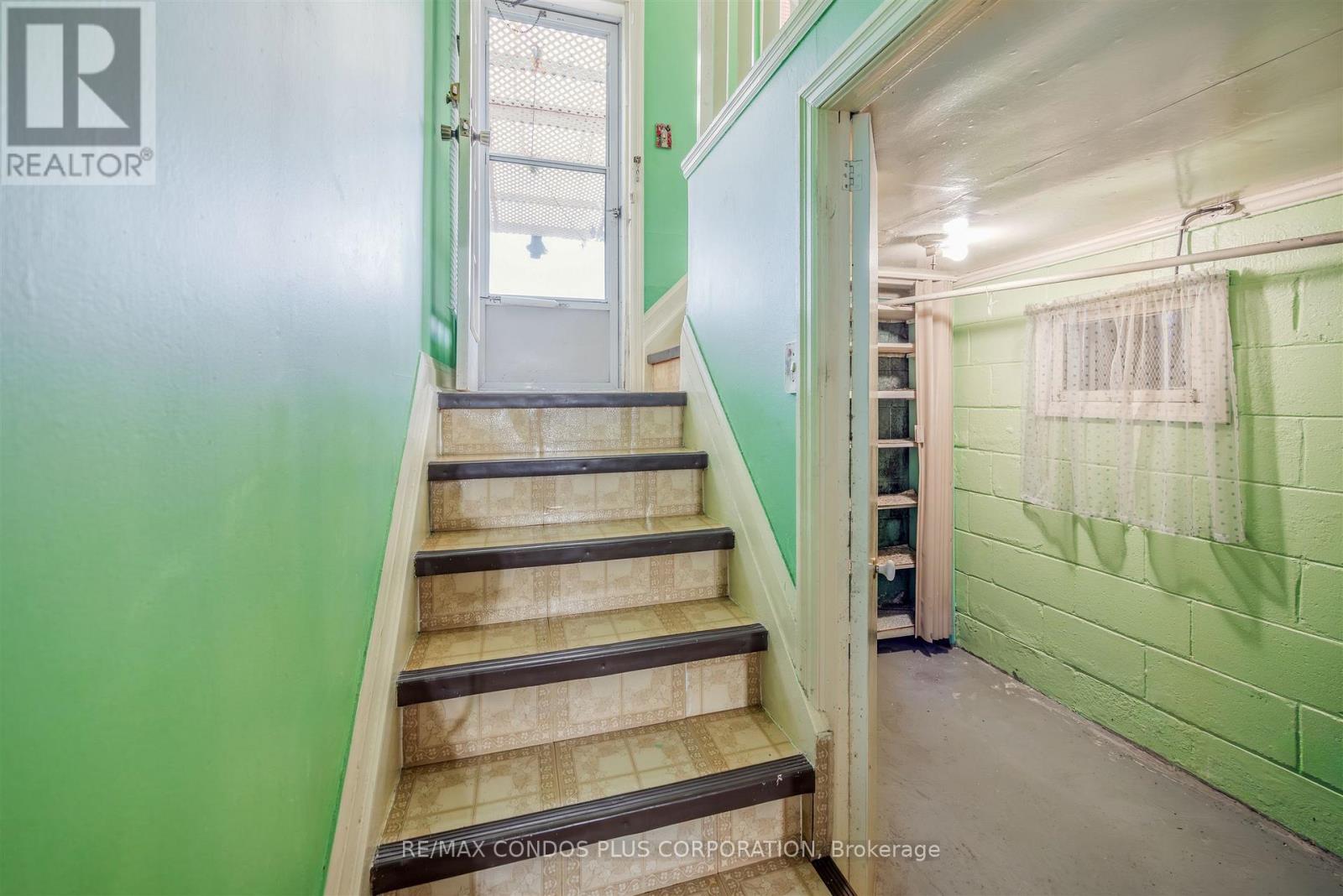 343 Blackthorn Avenue, Toronto, Ontario  M6M 3B8 - Photo 17 - W12661740