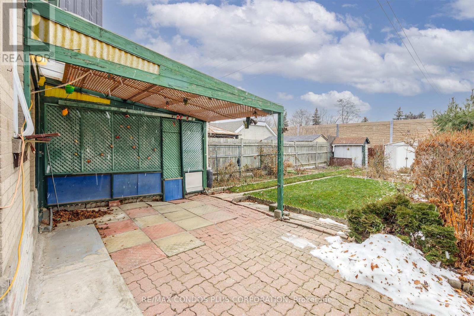 343 Blackthorn Avenue, Toronto, Ontario  M6M 3B8 - Photo 18 - W12661740