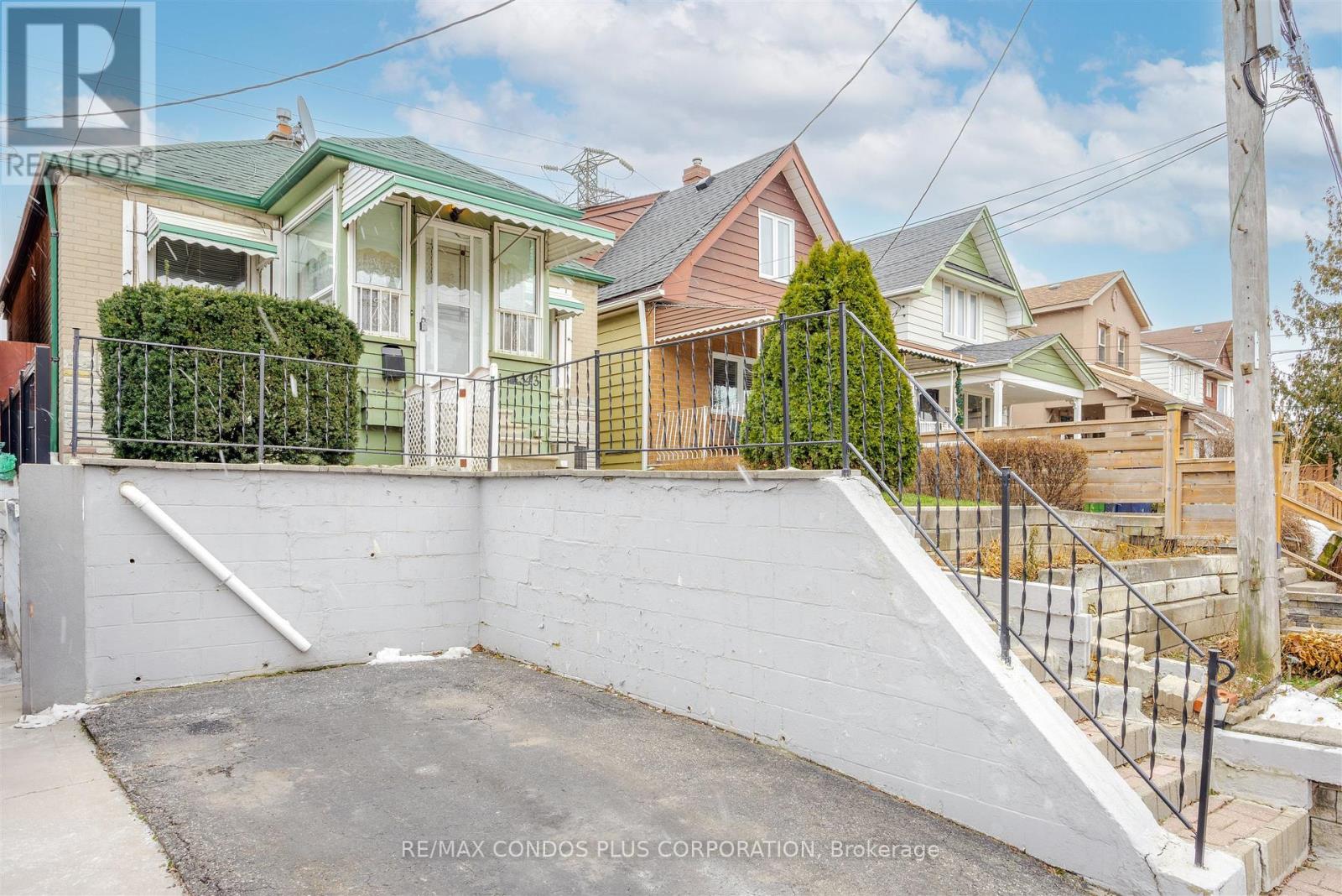 343 Blackthorn Avenue, Toronto, Ontario  M6M 3B8 - Photo 2 - W12661740