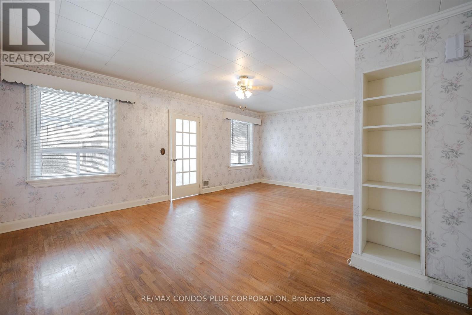 343 Blackthorn Avenue, Toronto, Ontario  M6M 3B8 - Photo 3 - W12661740