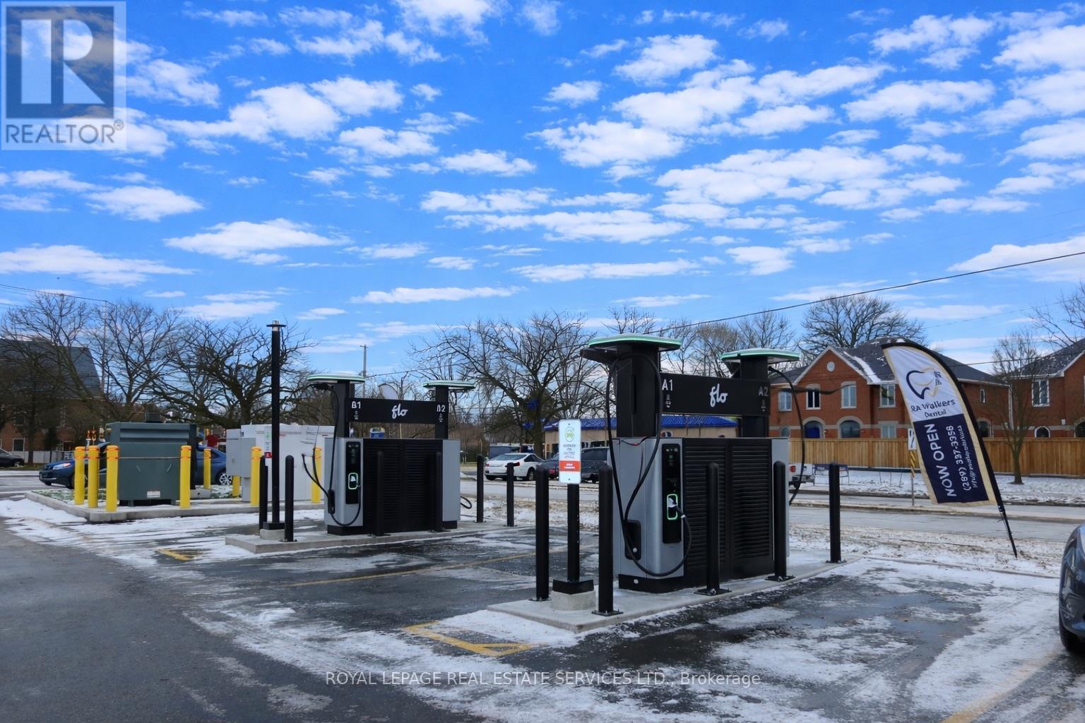 495 Walkers Line, Burlington, Ontario  L7N 2E3 - Photo 7 - W12661746