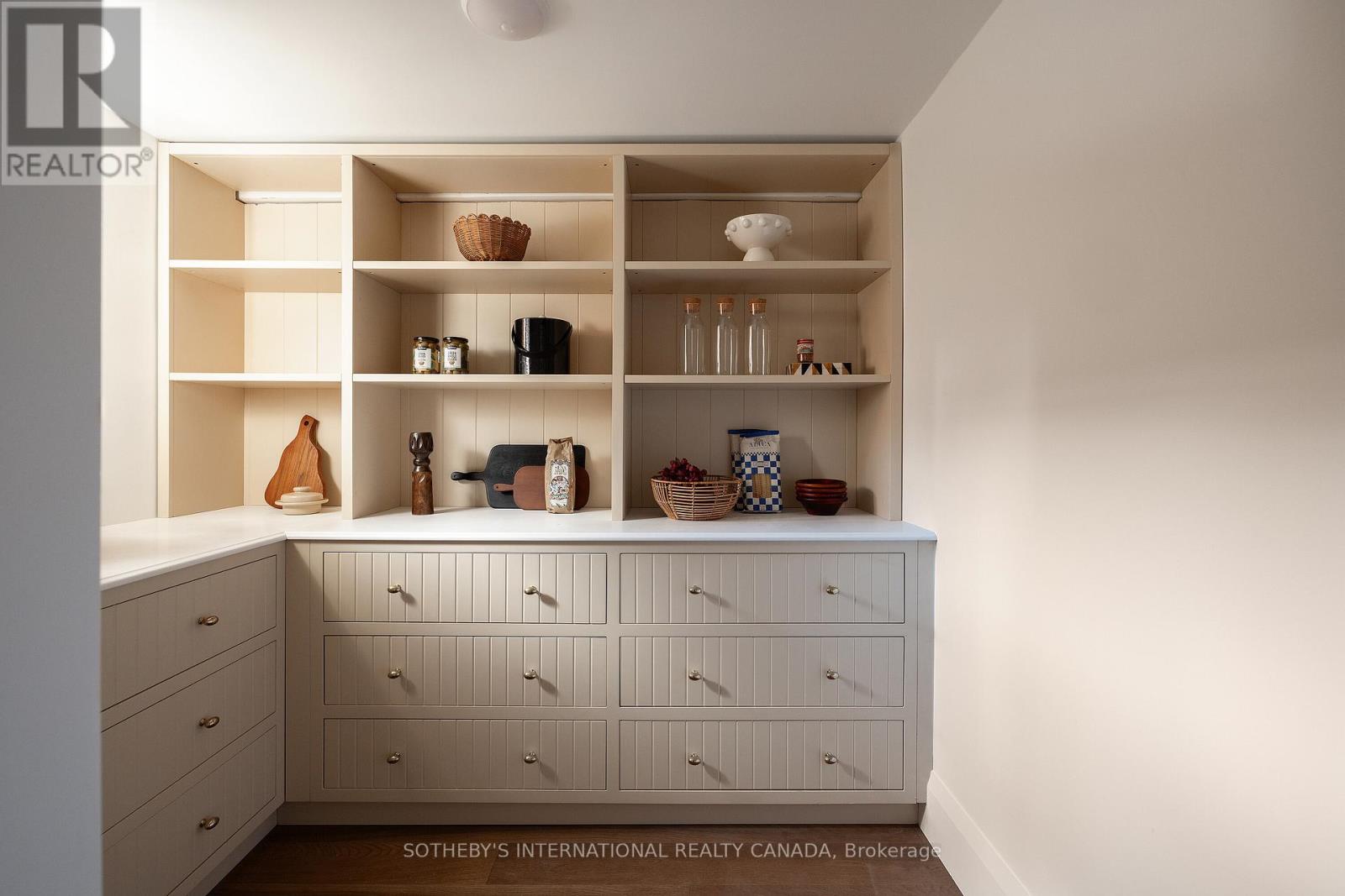 36 Rosemeade Avenue, Toronto, Ontario  M8Y 3A3 - Photo 17 - W12661762