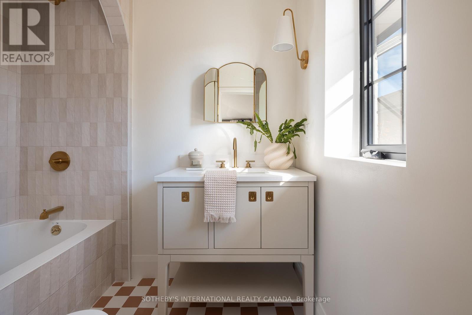 36 Rosemeade Avenue, Toronto, Ontario  M8Y 3A3 - Photo 24 - W12661762