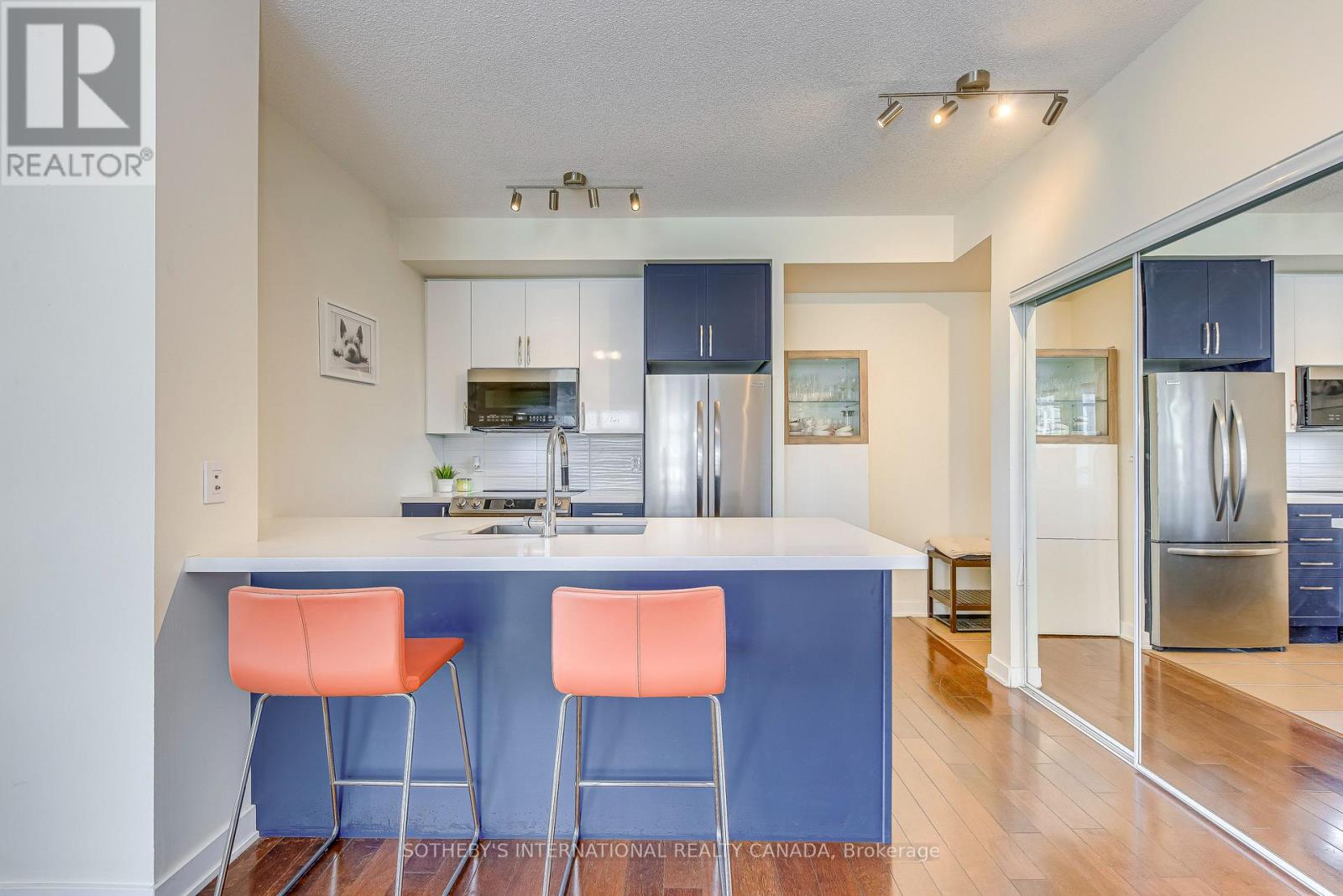 1202 - 4070 Confederation Parkway, Mississauga, Ontario  L5B 0E9 - Photo 6 - W12661850