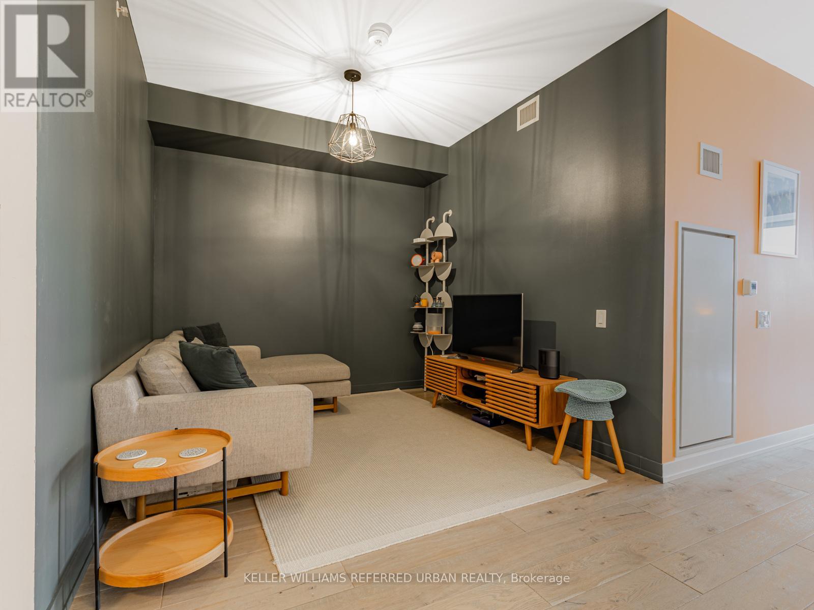 222 - 38 Howard Park Avenue, Toronto, Ontario  M6R 0A7 - Photo 10 - W12661858