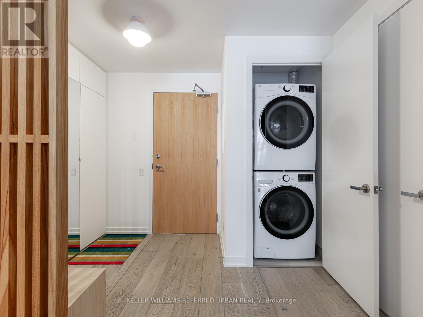 222 - 38 Howard Park Avenue, Toronto, Ontario  M6R 0A7 - Photo 4 - W12661858