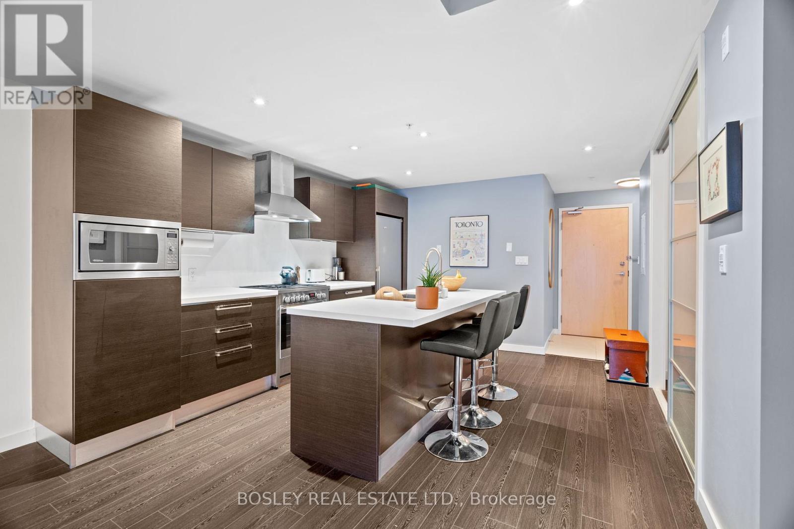 205 - 588 Annette Street, Toronto, Ontario  M6S 2C4 - Photo 2 - W12661886