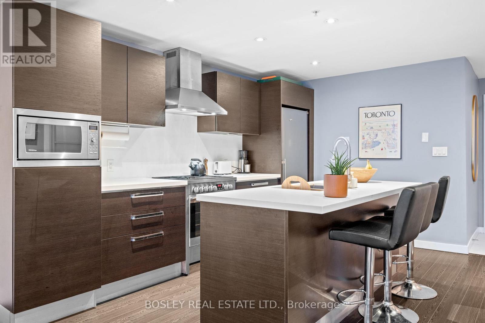 205 - 588 Annette Street, Toronto, Ontario  M6S 2C4 - Photo 3 - W12661886