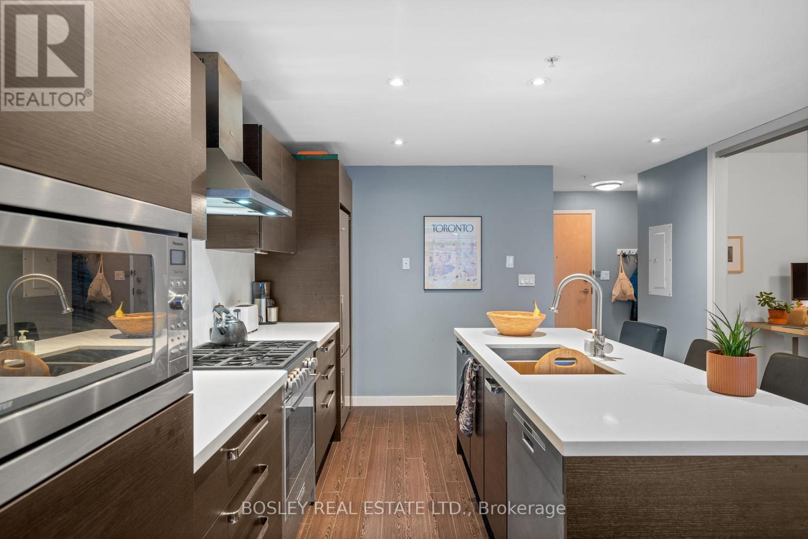 205 - 588 Annette Street, Toronto, Ontario  M6S 2C4 - Photo 4 - W12661886