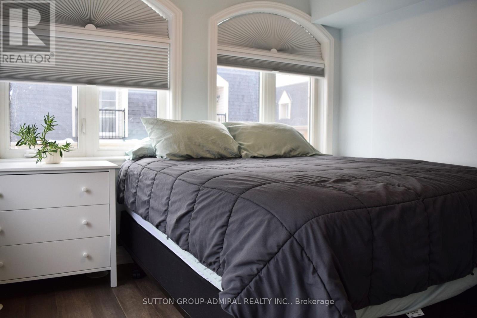 213 - 370 Hopewell Avenue, Toronto (Briar Hill-Belgravia), Ontario  M6E 2S2 - Photo 11 - W12661954