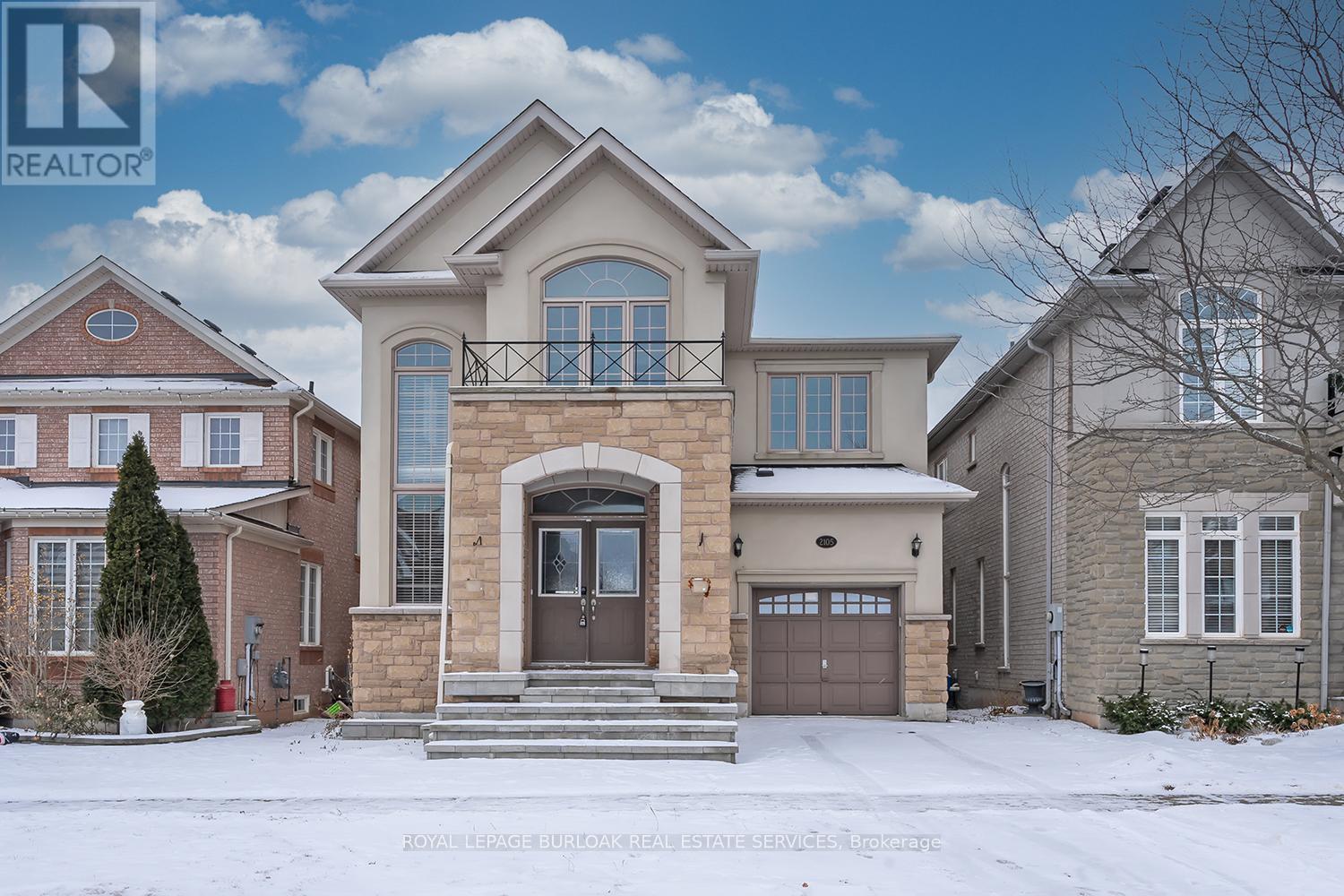 2105 Falling Green Drive, Oakville, Ontario  L6M 0G1 - Photo 1 - W12662056