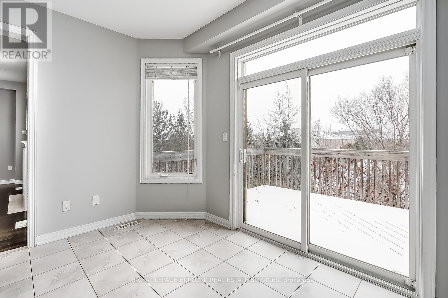 2105 Falling Green Drive, Oakville, Ontario  L6M 0G1 - Photo 13 - W12662056