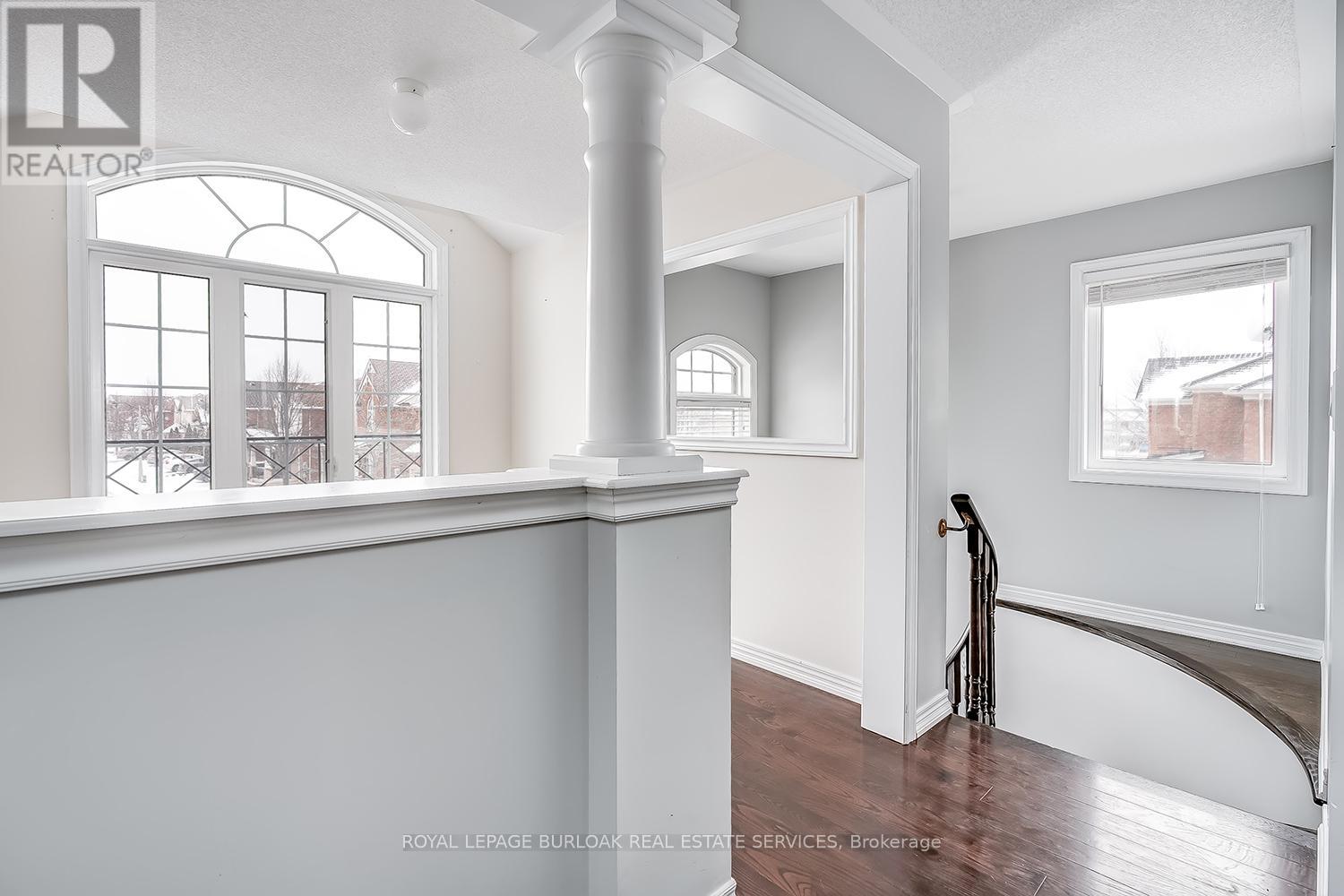 2105 Falling Green Drive, Oakville, Ontario  L6M 0G1 - Photo 18 - W12662056