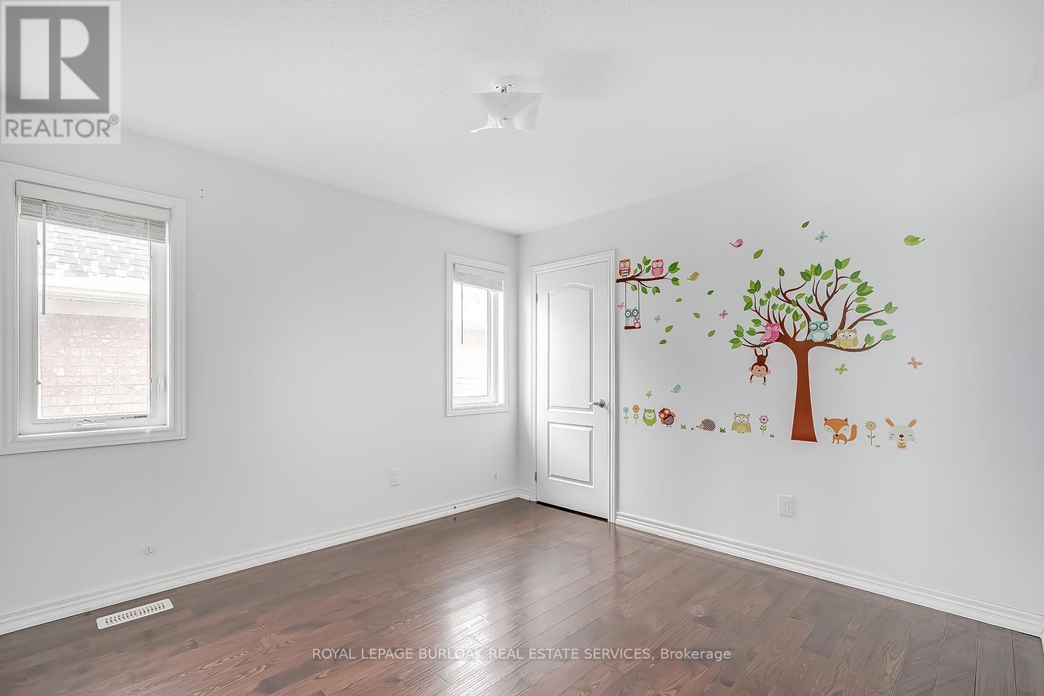 2105 Falling Green Drive, Oakville, Ontario  L6M 0G1 - Photo 23 - W12662056