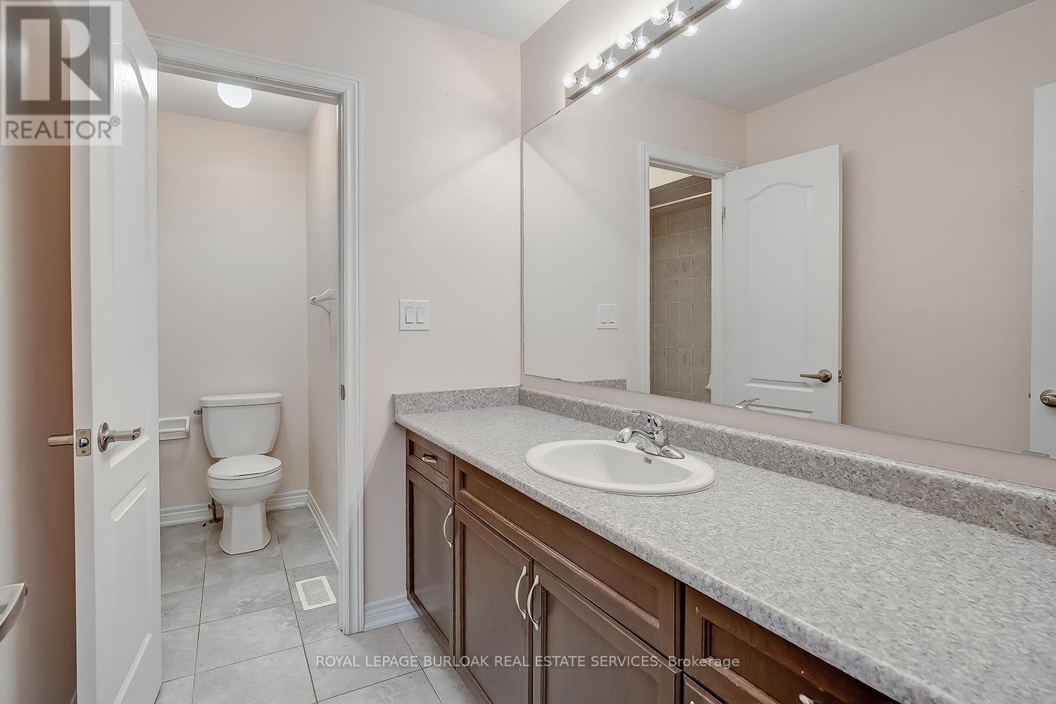 2105 Falling Green Drive, Oakville, Ontario  L6M 0G1 - Photo 26 - W12662056