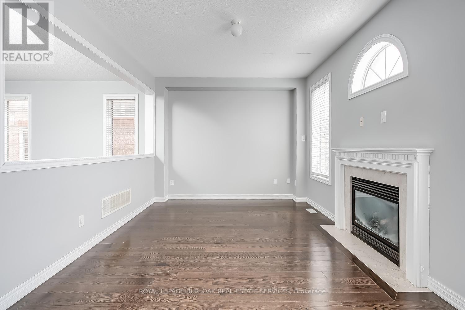 2105 Falling Green Drive, Oakville, Ontario  L6M 0G1 - Photo 8 - W12662056