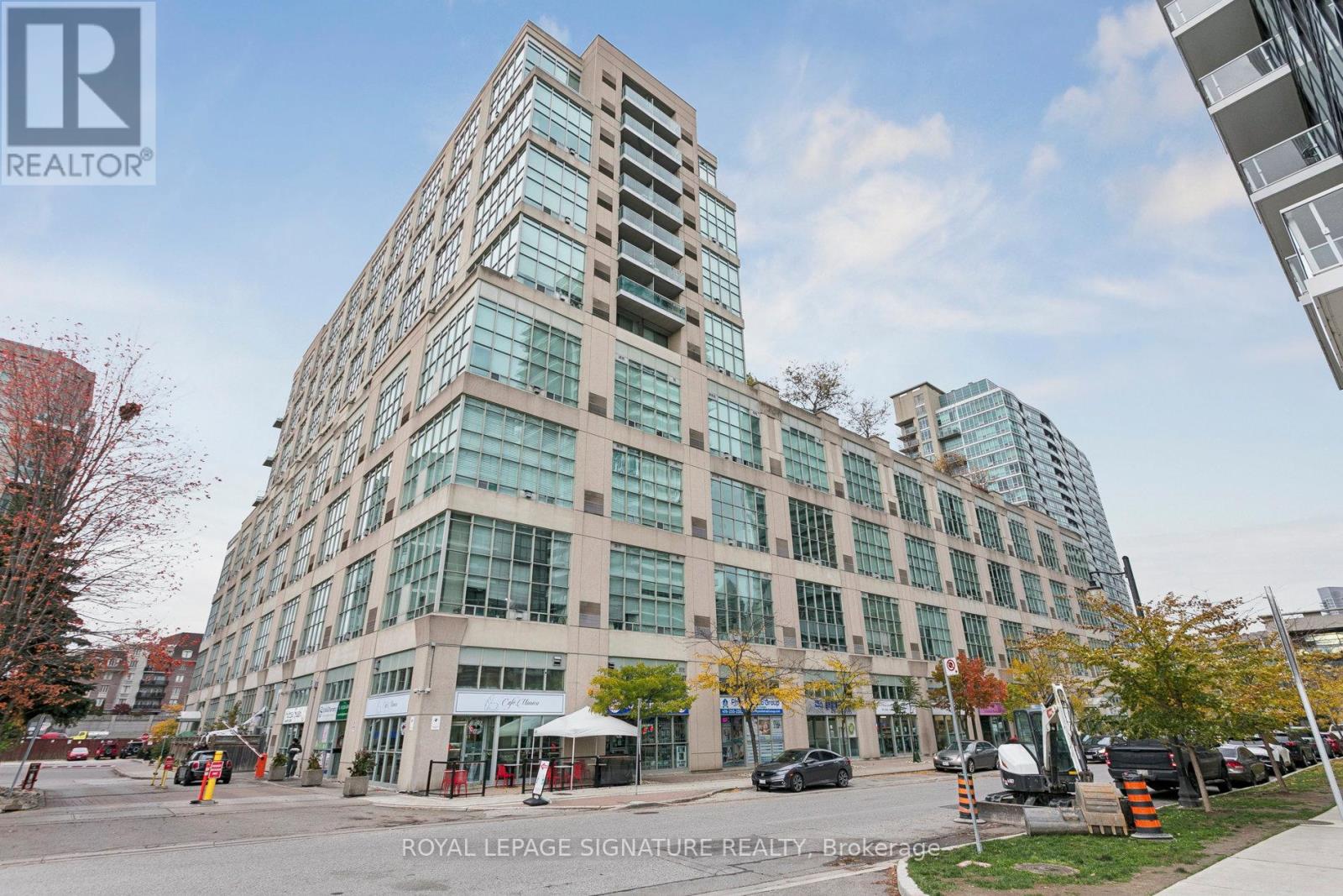 111 - 250 Manitoba Street, Toronto, Ontario  M8Y 4G8 - Photo 1 - W12662062