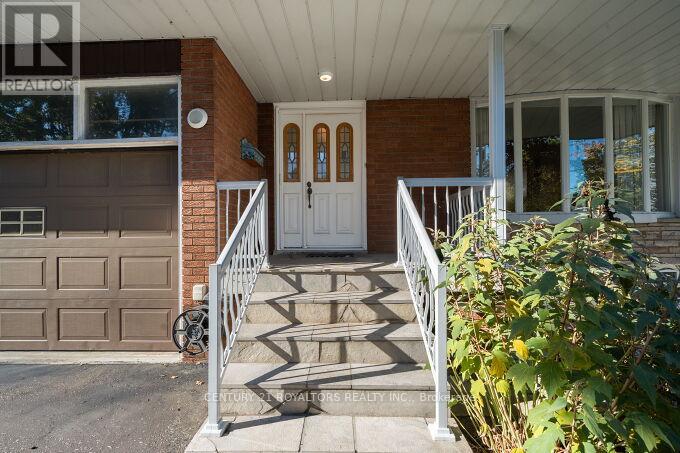 443 Atwater Avenue, Mississauga, Ontario  L5G 2A4 - Photo 4 - W12662072
