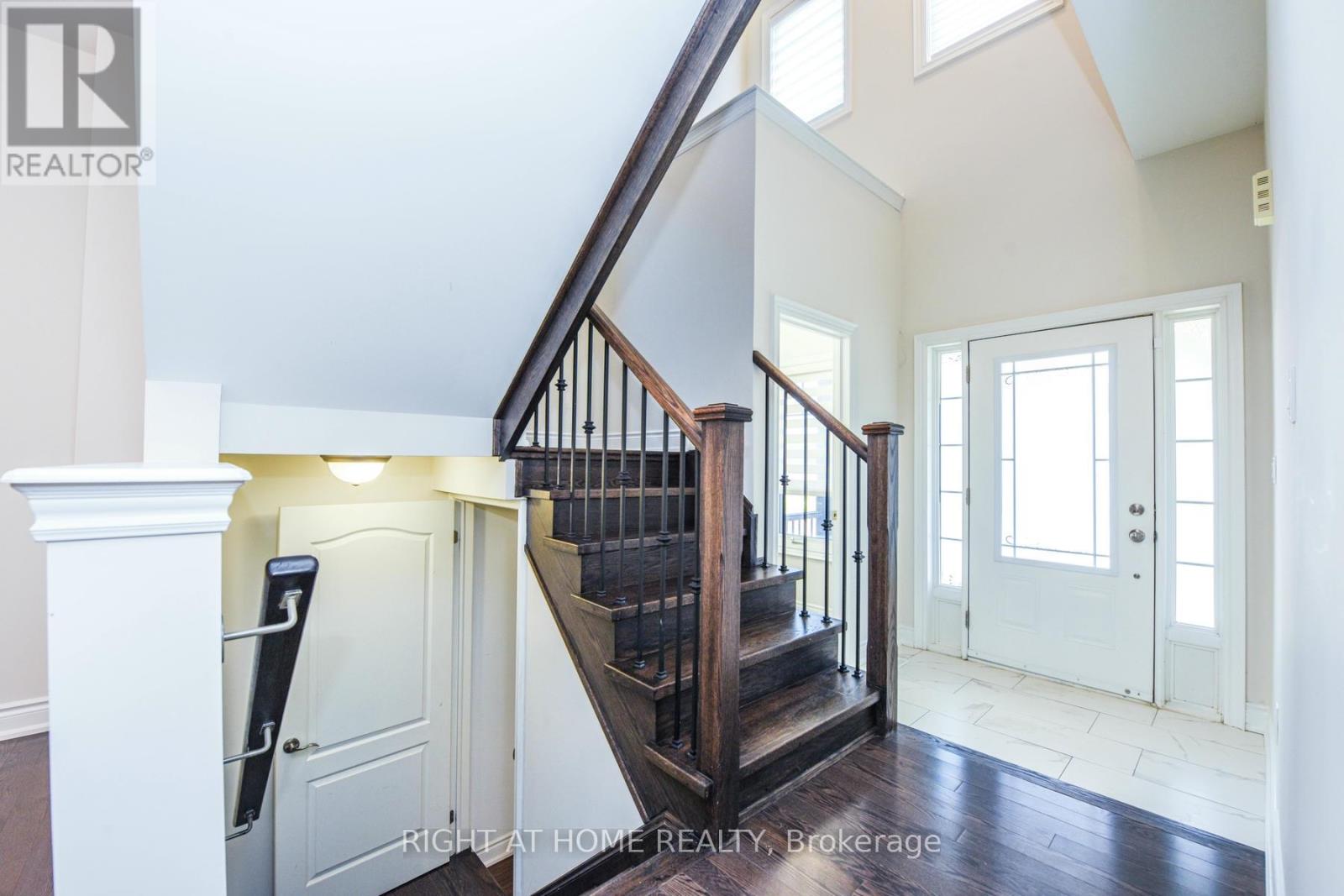 3 Prairie Creek Crescent, Brampton, Ontario  L6Y 6C9 - Photo 6 - W12662080