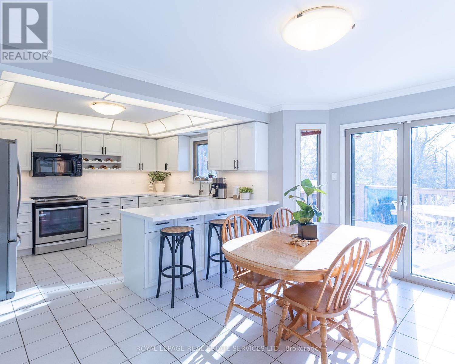 391 March Crescent, Oakville, Ontario  L6H 5X7 - Photo 9 - W12662082