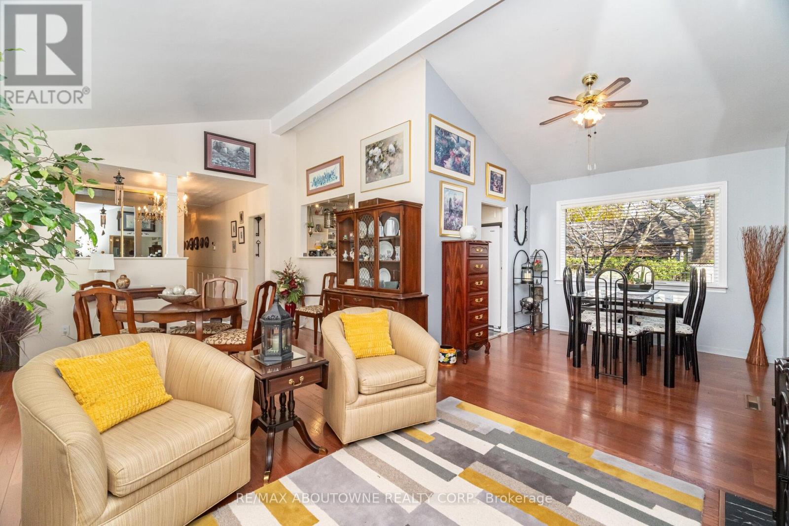 70 Germorda Drive, Oakville, Ontario  L6H 1A8 - Photo 15 - W12662084