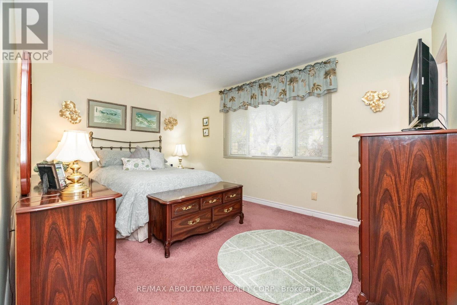 70 Germorda Drive, Oakville, Ontario  L6H 1A8 - Photo 29 - W12662084