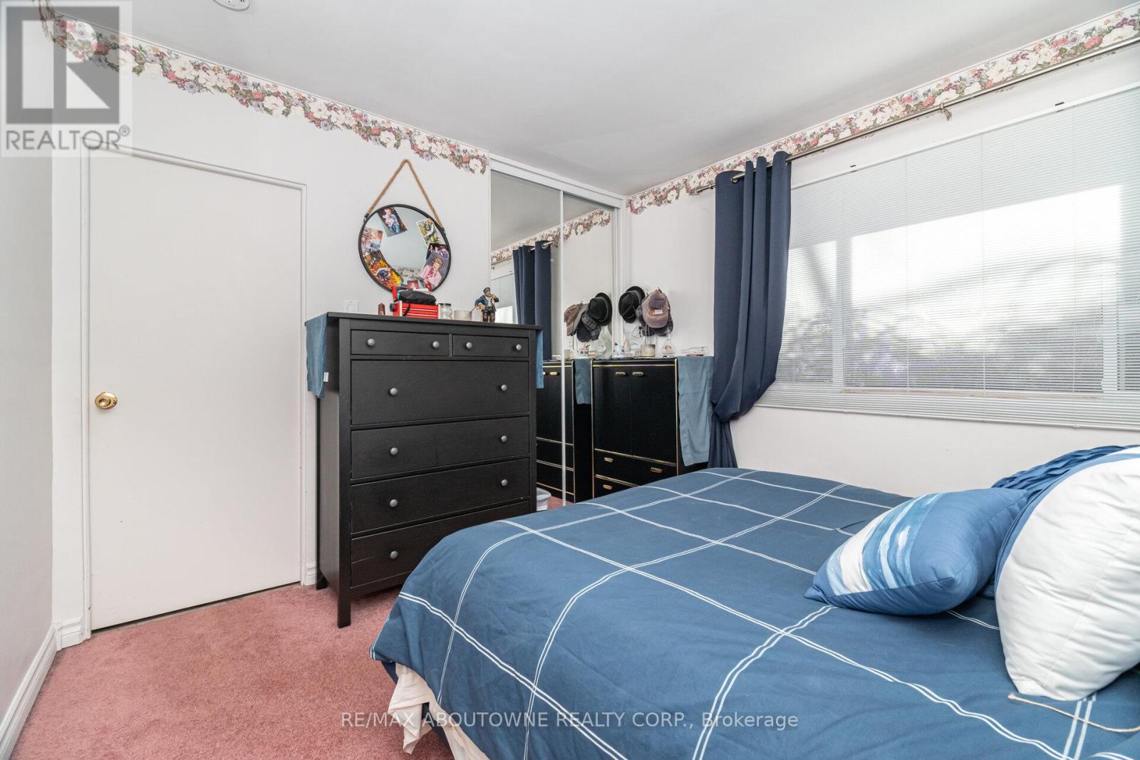 70 Germorda Drive, Oakville, Ontario  L6H 1A8 - Photo 35 - W12662084