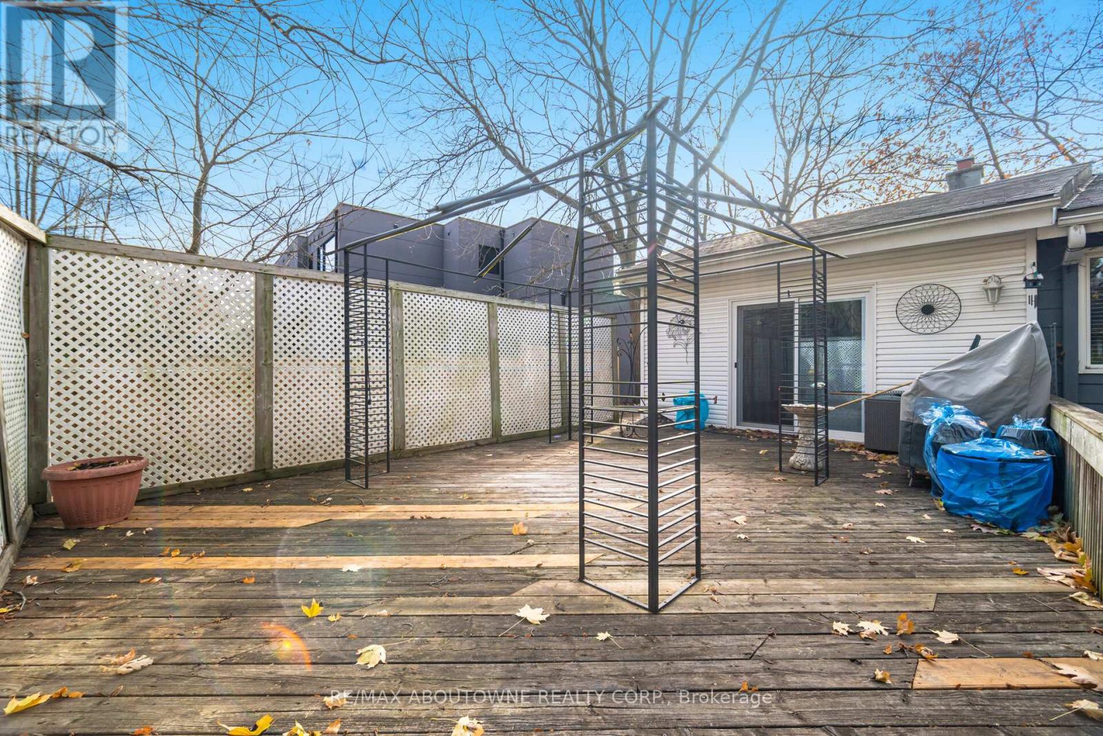 70 Germorda Drive, Oakville, Ontario  L6H 1A8 - Photo 40 - W12662084