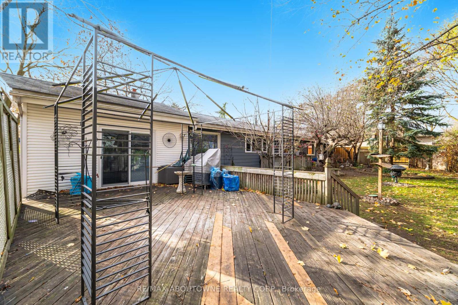 70 Germorda Drive, Oakville, Ontario  L6H 1A8 - Photo 41 - W12662084