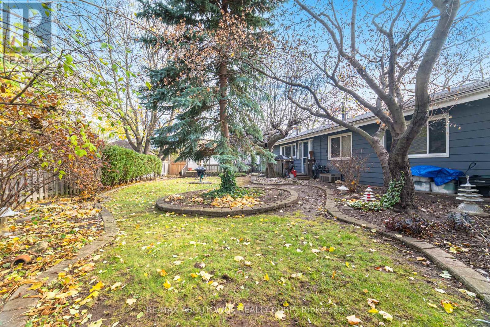 70 Germorda Drive, Oakville, Ontario  L6H 1A8 - Photo 47 - W12662084