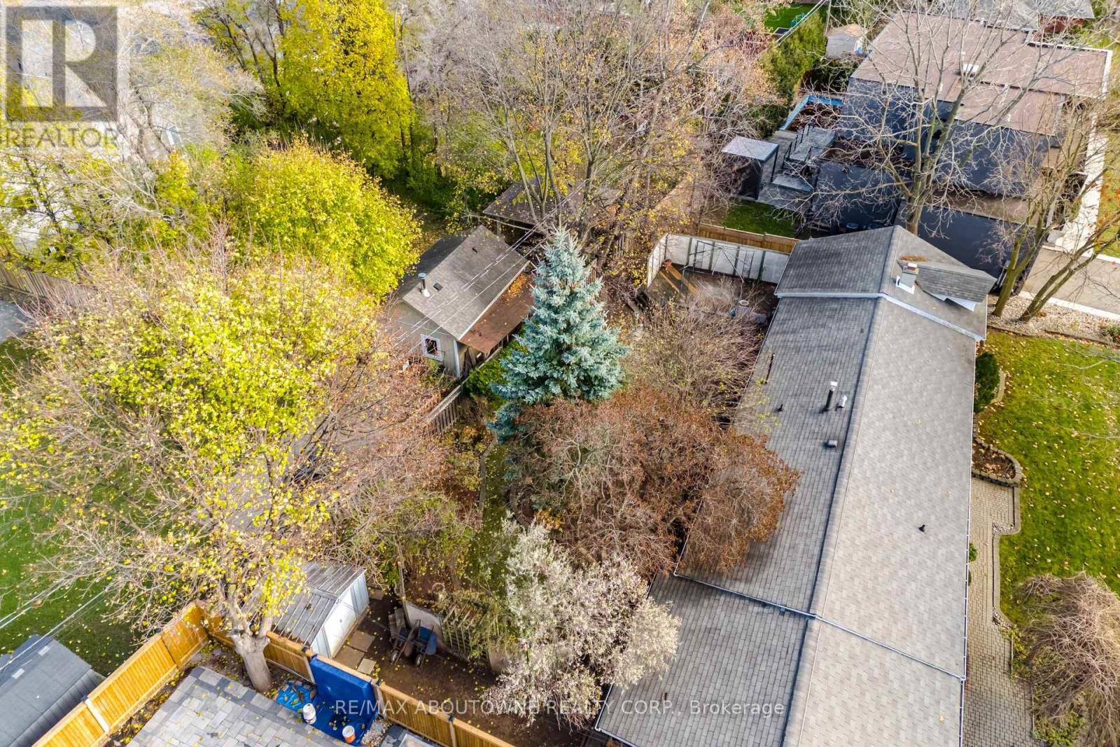 70 Germorda Drive, Oakville, Ontario  L6H 1A8 - Photo 49 - W12662084