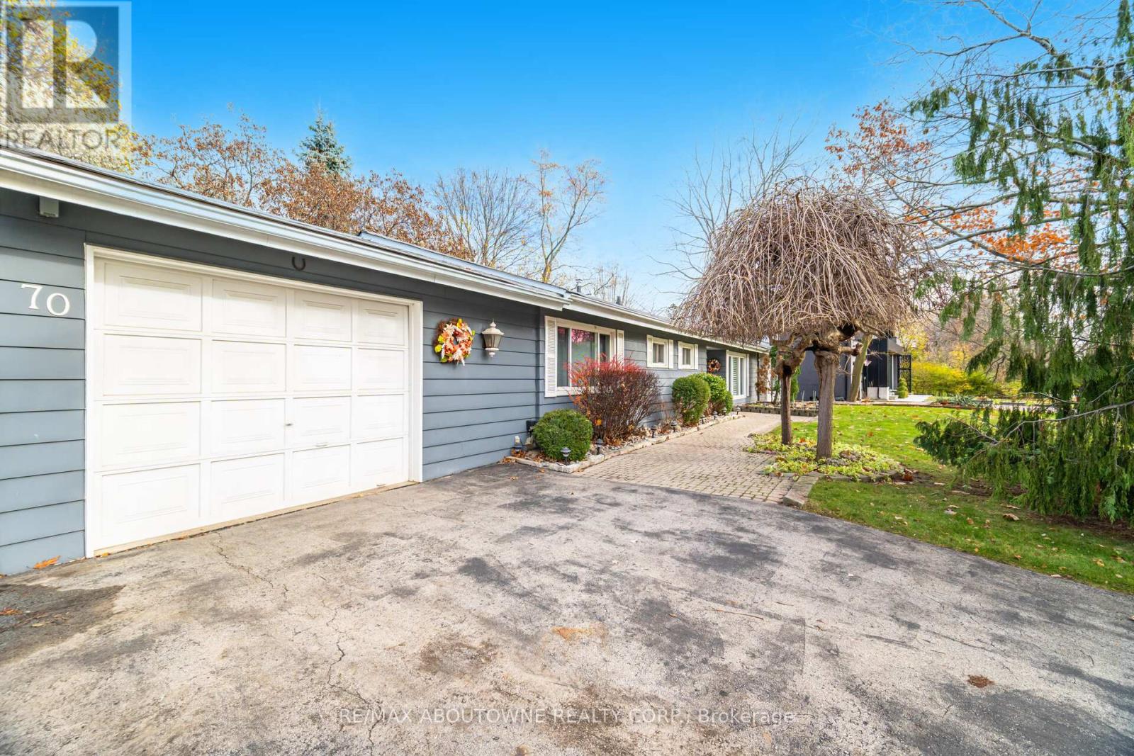 70 Germorda Drive, Oakville, Ontario  L6H 1A8 - Photo 6 - W12662084