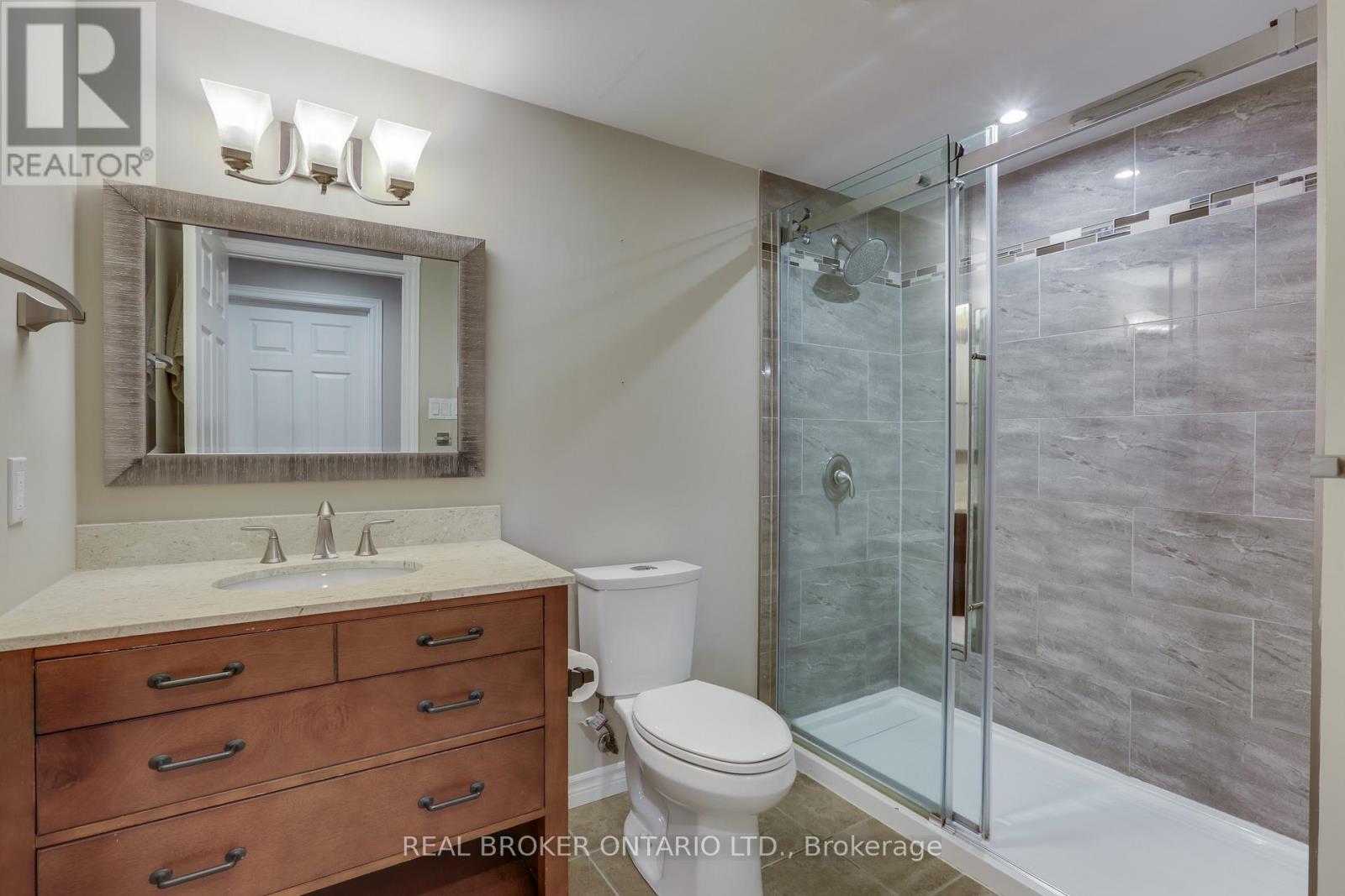 23 Chestnut Hill, London South, Ontario  N6K 4J5 - Photo 26 - X12660854