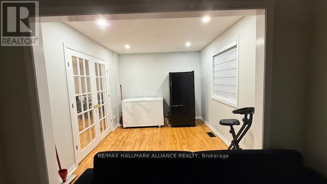 407 Westforest Trail, Kitchener, Ontario  N2N 3L8 - Photo 4 - X12661752