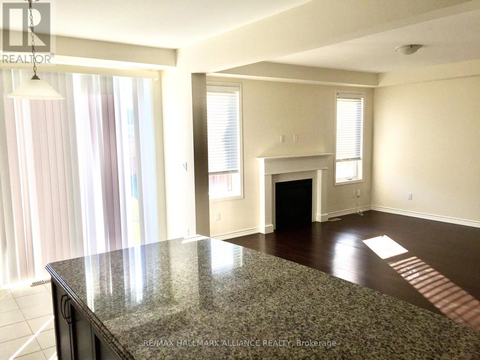 28 Wannamaker Crescent, Cambridge, Ontario  N3H 4R6 - Photo 2 - X12661766