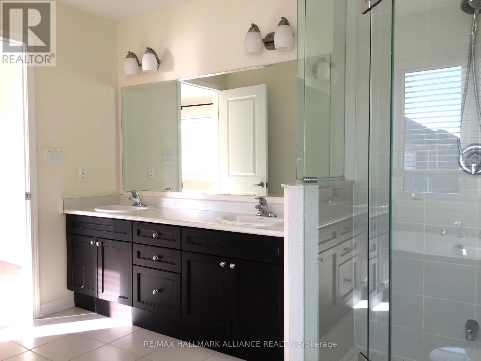 28 Wannamaker Crescent, Cambridge, Ontario  N3H 4R6 - Photo 9 - X12661766