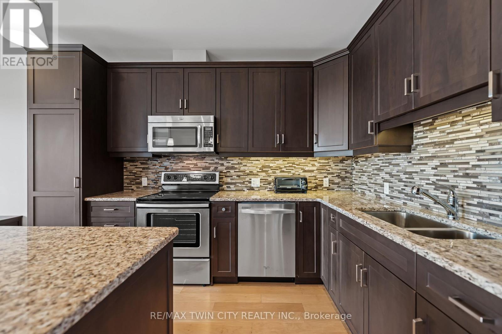 706 - 223 Erb Street W, Waterloo, Ontario  N2L 0B3 - Photo 17 - X12661836