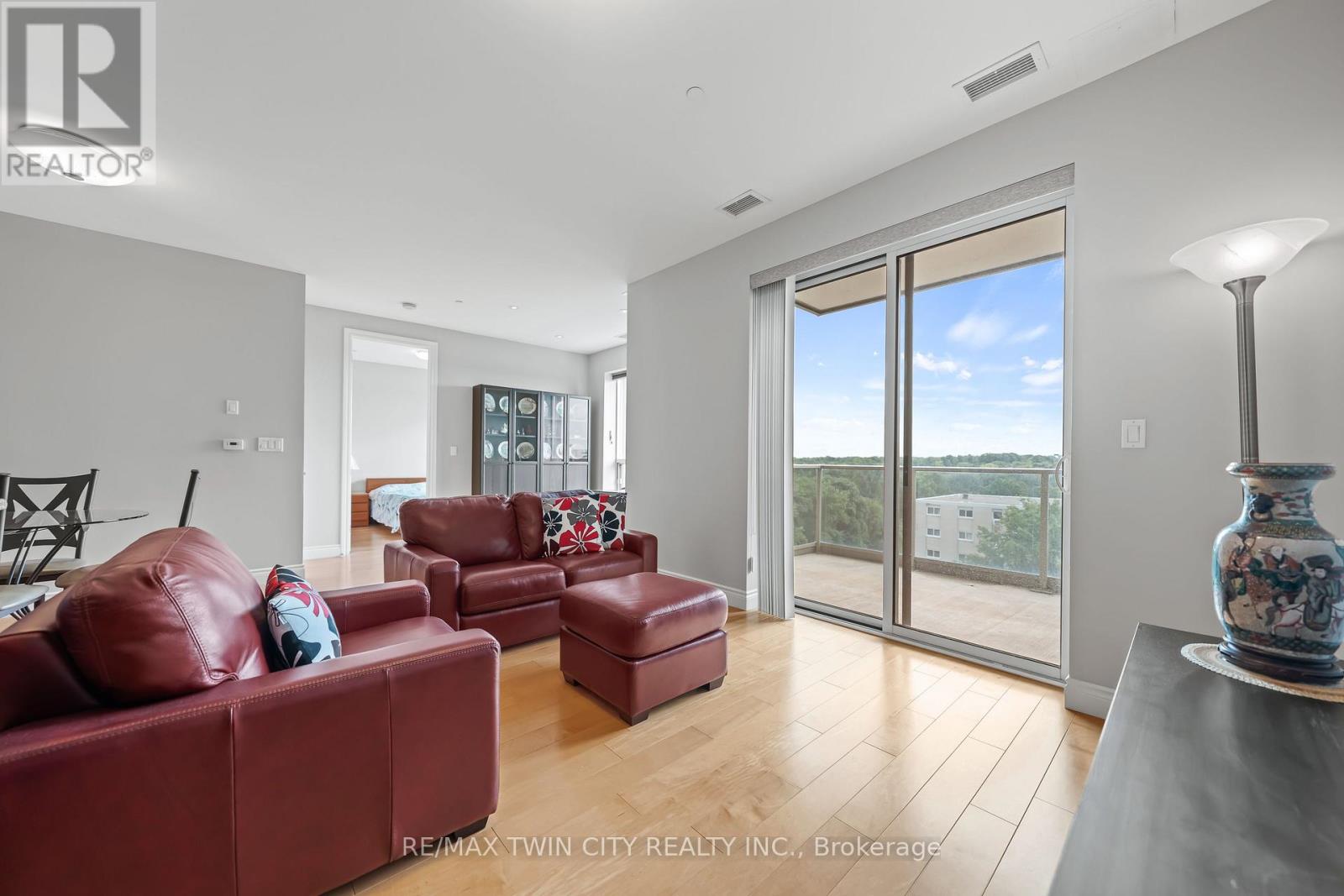 706 - 223 Erb Street W, Waterloo, Ontario  N2L 0B3 - Photo 26 - X12661836