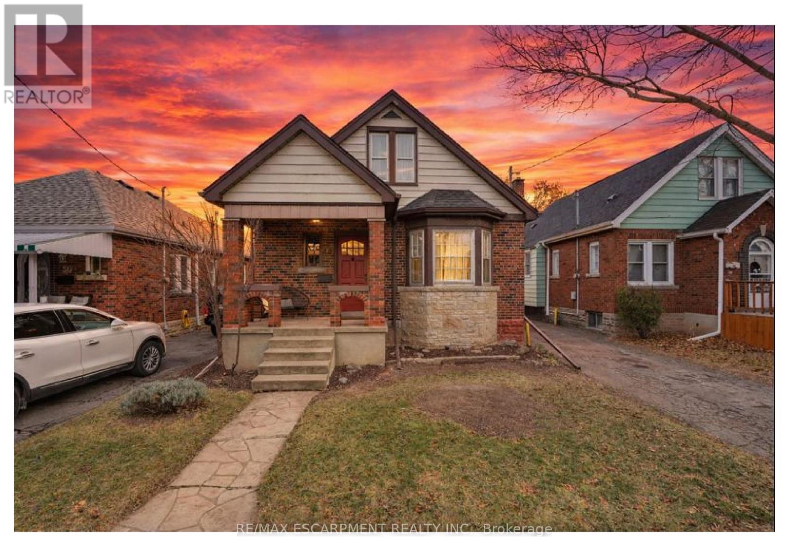 48 WEIR STREET N, Hamilton, Ontario